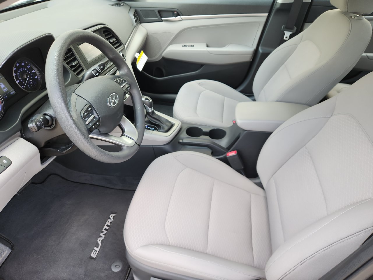 Used 2020 Hyundai Elantra SE FWD image 10