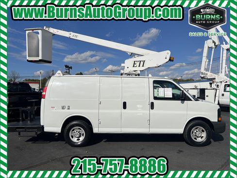 Used 2009 Chevrolet Express 3500 image 1