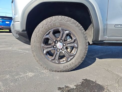 Used 2024 GMC Canyon Elevation RWD image 10