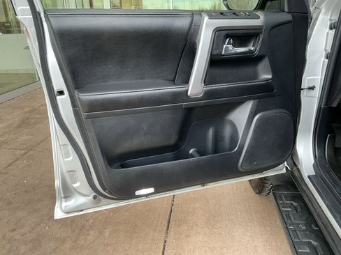 Used 2015 Toyota 4Runner SR5 image 14