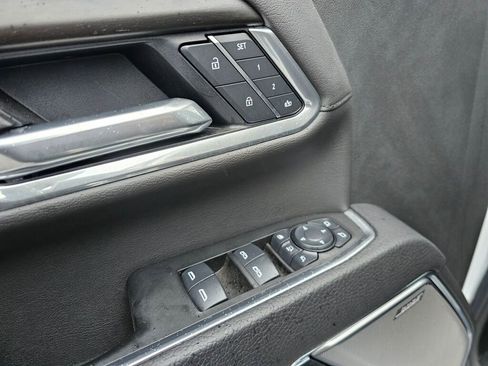 Used 2025 GMC Sierra 3500 Denali image 19