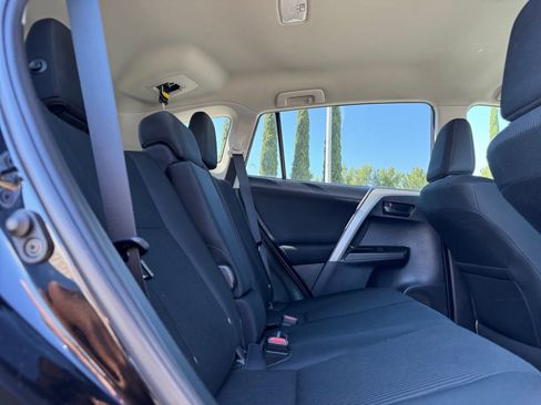 Used 2017 Toyota RAV4 LE w/ Carpet Mat Package FWD image 18
