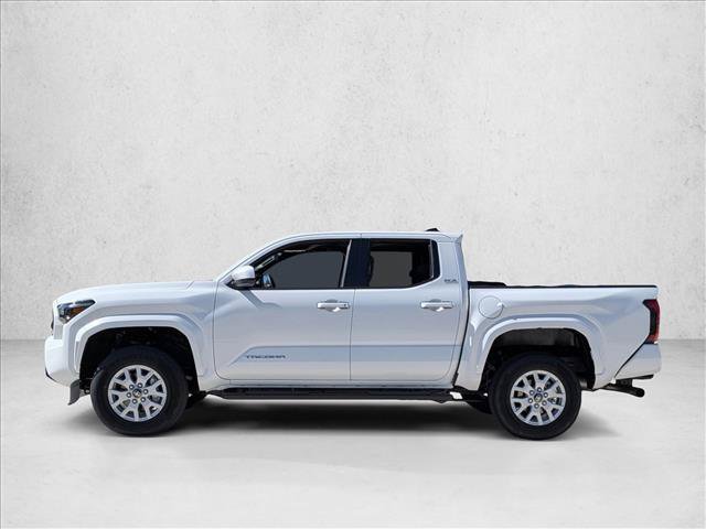 Used 2025 Toyota Tacoma SR5 AWD/4WD image 5