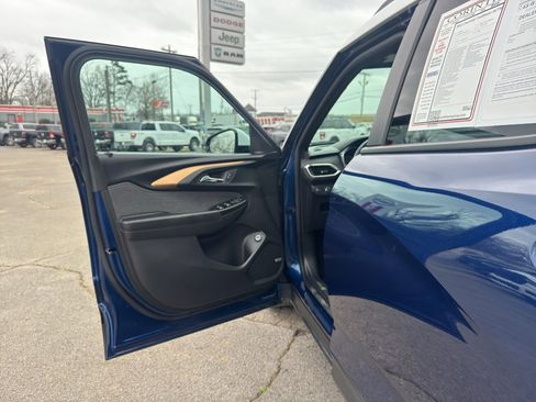 Used 2022 Chevrolet TrailBlazer ACTIV w/ Sun and Liftgate Package image 18