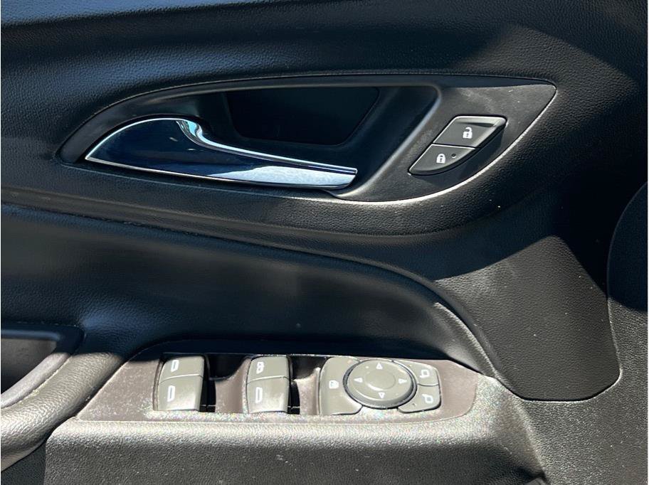 Used 2019 Chevrolet Equinox LT FWD image 15