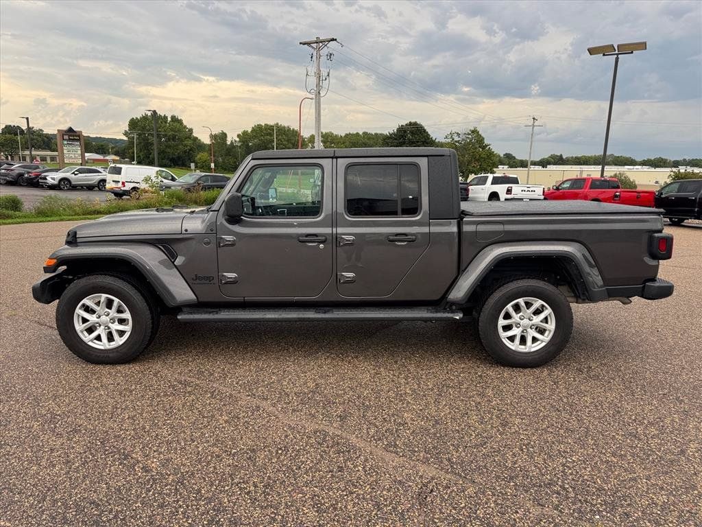 Used 2023 Jeep Gladiator Sport AWD/4WD image 2