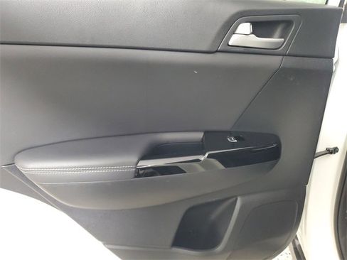 Used 2022 Kia Sportage EX image 10