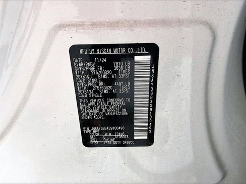 Used 2025 Nissan Armada SL w/ Captain's Chari Seat Package image 8