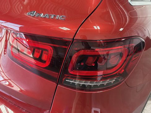 Used 2022 Mercedes-Benz GLC 300 4MATIC image 11
