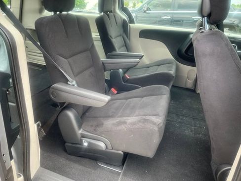 Used 2014 Dodge Grand Caravan American Value Package FWD image 7