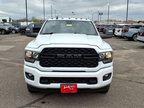 Used 2024 RAM 3500 Big Horn w/ Night Edition AWD/4WD image 9