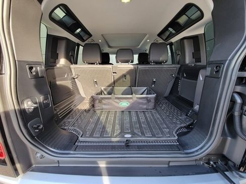 Used 2025 Land Rover Defender 110 S image 23