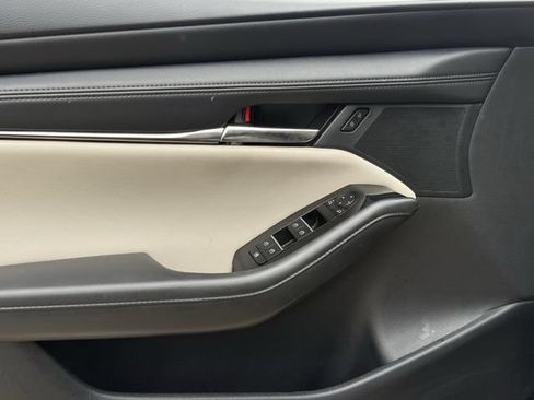 Used 2023 MAZDA MAZDA3 s FWD image 25