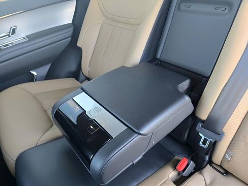 Used 2025 Land Rover Range Rover Sport Dynamic SE image 29