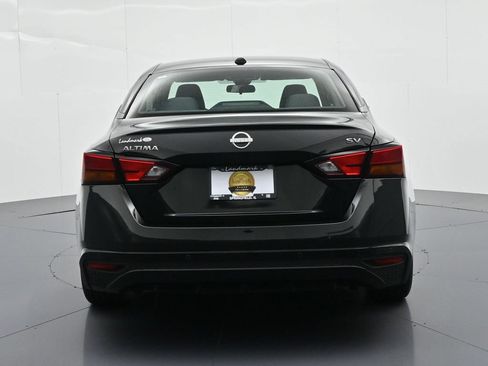 Used 2024 Nissan Altima 2.5 SV FWD image 7