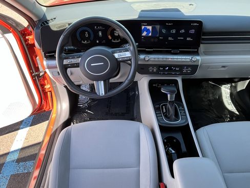 Certified 2025 Hyundai Kona SEL image 11
