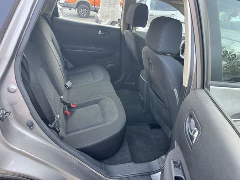 Used 2014 Nissan Rogue S w/ Convenience Package AWD/4WD image 13