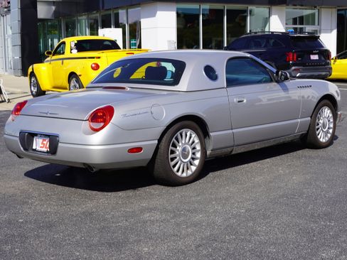 Used 2004 Ford Thunderbird image 28