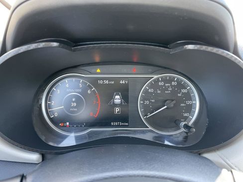 Used 2021 Nissan Versa SV image 17