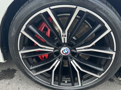 Used 2023 BMW M550i xDrive w/ Executive Package AWD/4WD image 15