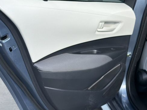 Certified 2025 Toyota Corolla LE FWD image 31