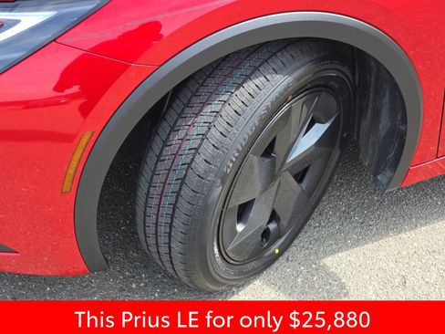 Used 2024 Toyota Prius LE FWD image 36