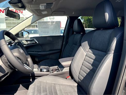 New 2026 Nissan Rogue SL AWD/4WD image 17
