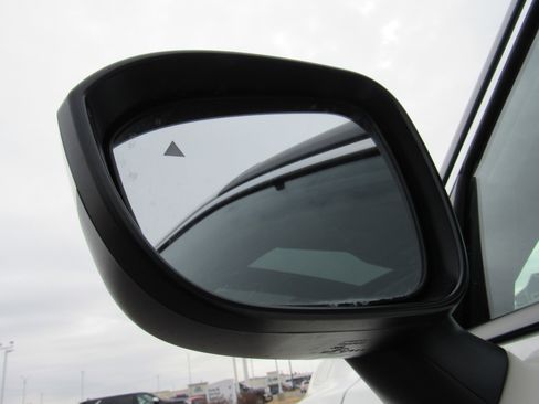 Used 2023 Nissan Rogue SV w/ SV Premium B Package image 10