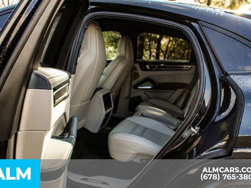 Used 2023 Porsche Cayenne Turbo image 17