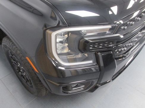 New 2025 Ford Ranger XLT w/ Equipment Group 301A High AWD/4WD image 8