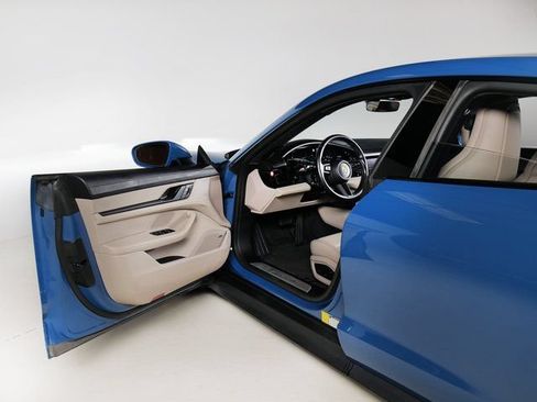 Certified 2023 Porsche Taycan 4S AWD/4WD image 28