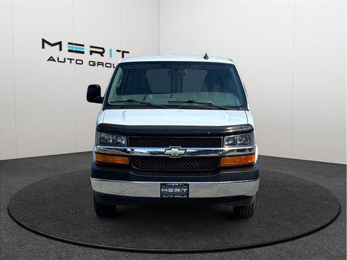 Used 2017 Chevrolet Express 2500 RWD image 3