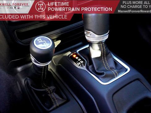 Used 2022 Jeep Gladiator Overland image 18