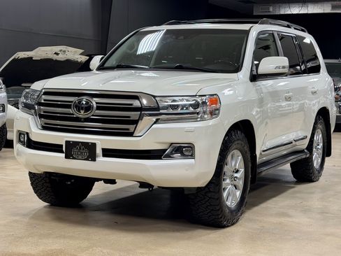 Used 2016 Toyota Land Cruiser AWD/4WD image 2