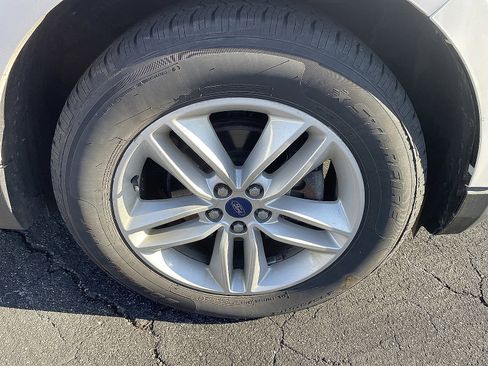 Used 2018 Ford Edge SEL w/ Equipment Group 201A image 17