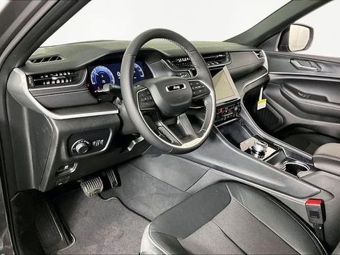 New 2026 Jeep Grand Cherokee L 4WD image 8