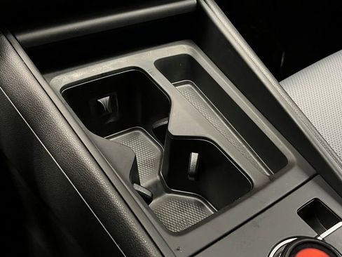 New 2025 Volkswagen Tiguan SE image 13