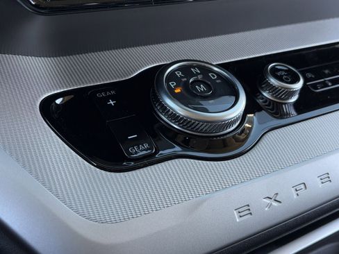 New 2025 Ford Expedition Active image 47