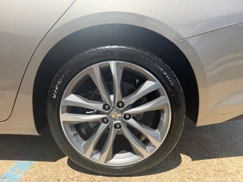 Used 2024 Chevrolet Malibu LT FWD image 6