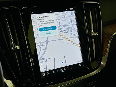 Used 2025 Volvo S60 B5 Plus image 22