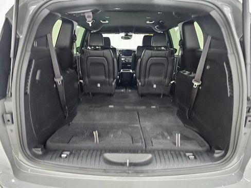 Used 2025 Chrysler Pacifica Select FWD image 17