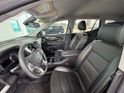 Used 2023 GMC Terrain SLT w/ Infotainment Package II image 11