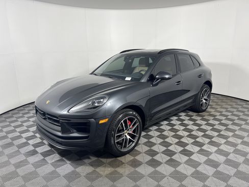 Certified 2024 Porsche Macan S AWD/4WD image 11
