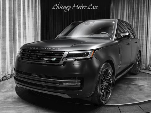 Used 2025 Land Rover Range Rover SE AWD/4WD image 2
