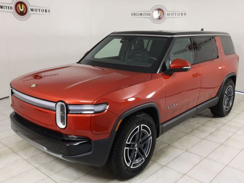 Used 2025 Rivian R1S Adventure AWD/4WD image 35