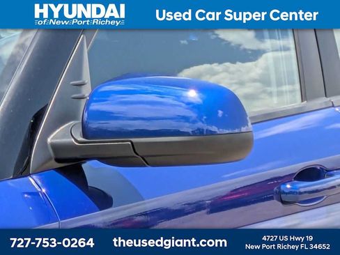 Certified 2025 Hyundai Venue SE FWD image 11