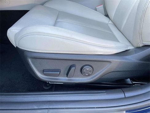 Used 2023 Genesis G70 2.0T image 19