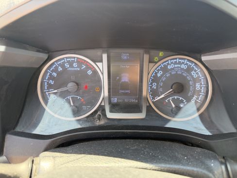 Used 2020 Toyota Tacoma SR5 w/ Technology Package AWD/4WD image 16