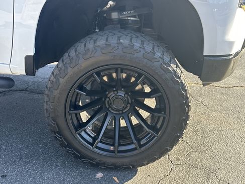 Used 2025 Chevrolet Silverado 1500 LT Trail Boss w/ Convenience Package II image 15