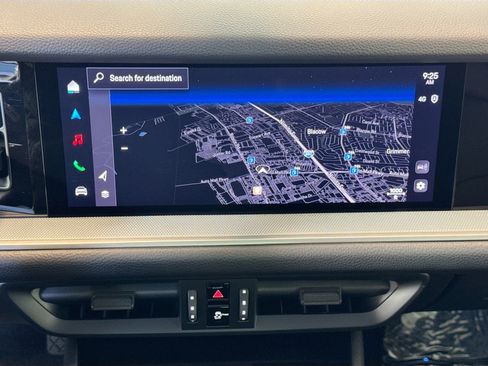 Used 2025 Porsche Cayenne image 16